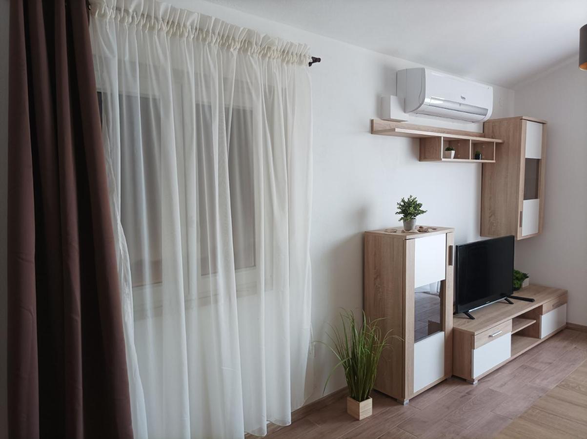 Apartman Periska Vir Exterior foto